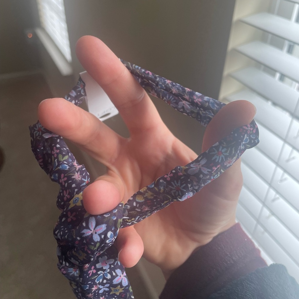 Loft Floral Hair Accessory - Hair Ribbon - Picture 5 of 6